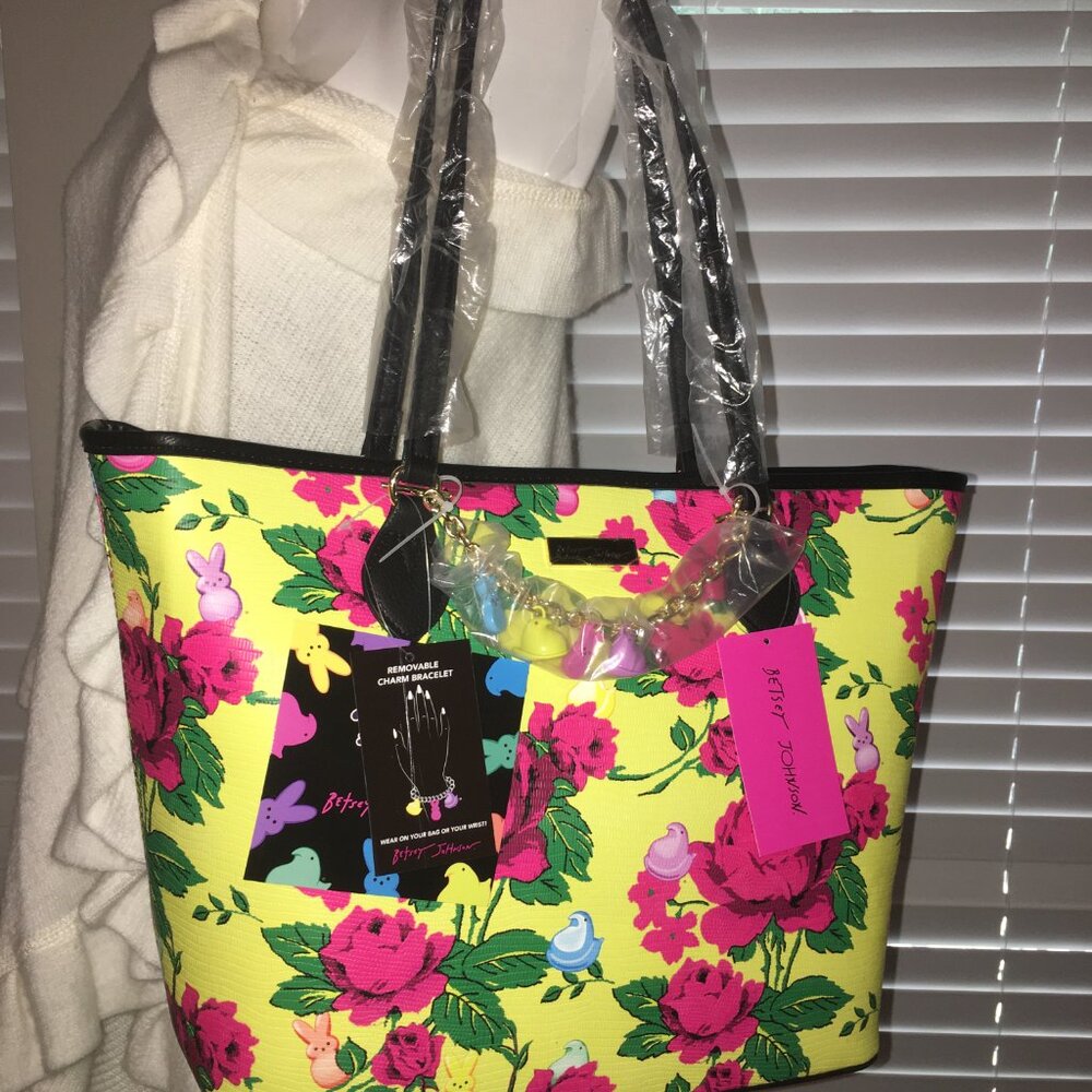 Betsey Johnson Beautiful Yellow Spring Floral Tote Bag  NWT  Large size